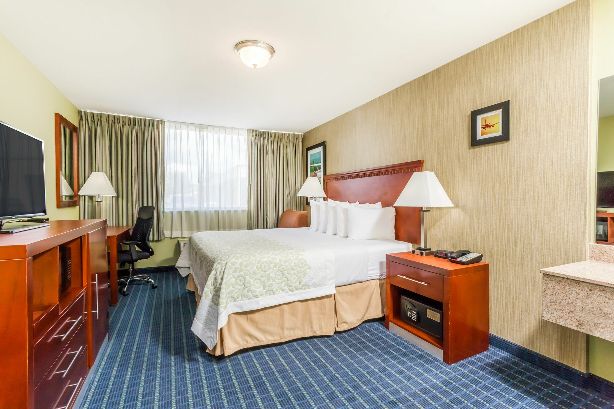 Days Inn By Wyndham Windsor Locks / Bradley Intl Airport Exterior photo